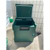 Image 1 : Storage box cambro