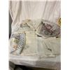 Image 1 : Lot of vintage linens