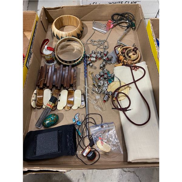 Lot misc jewelry ect