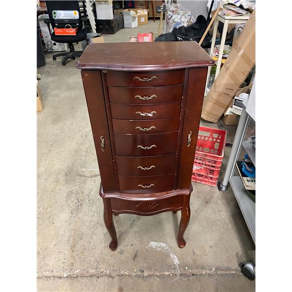 Jewelry stand top needs fastening