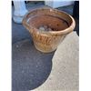 Image 1 : Planter pot