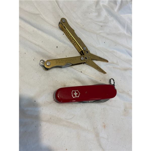 Multi tool and Swiss pocket knife