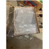 Image 1 : 2 cases of clear parts