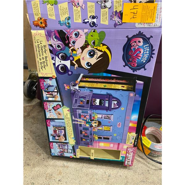 Littlest pet shop toy