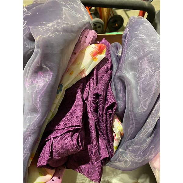 Lace and linens ect lot of handbags