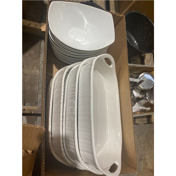 Corning  ware baking dishes abs lot of bowls