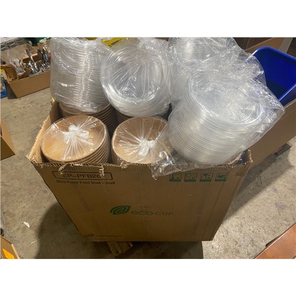 Lot of 12 oz soup bowls and lids