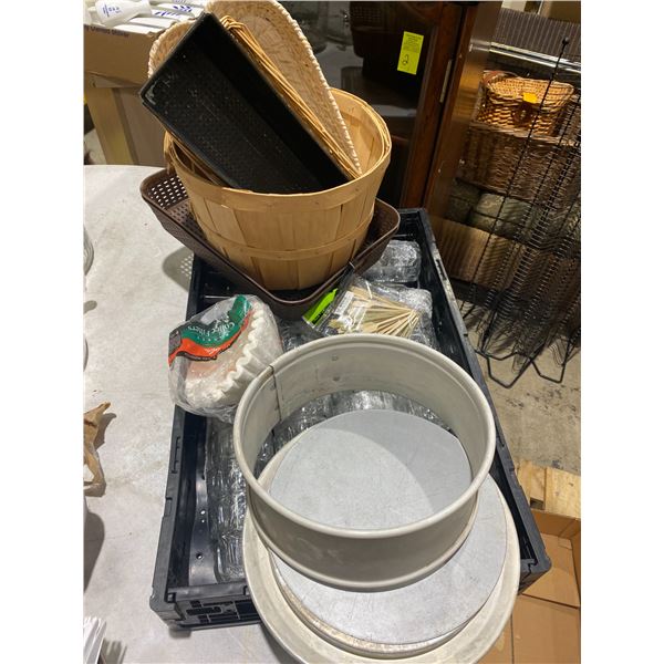 Misc lot glasses, baskets and stationery