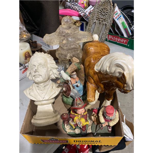 Lot of collectibles