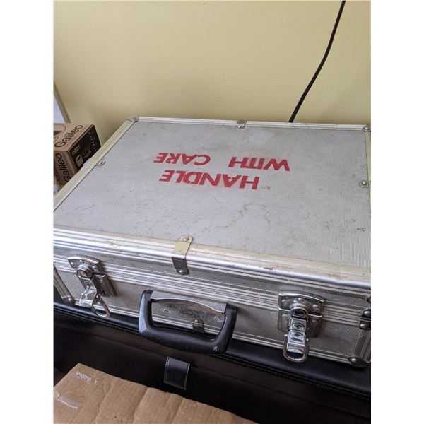 Vancouver Sun metal case