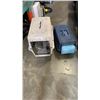 Image 1 : 2 pet transporters 2 pet houses and training pads