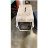 Image 2 : 2 pet transporters 2 pet houses and training pads