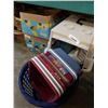 Image 1 : Pet transporter and lot of litter trays with litter