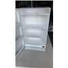 Image 8 : WHITE LOCKING METAL CABINET WITH KEY AND 2 BLACK METAL CABINETS