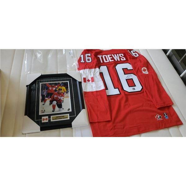 JONATHAN TOEWS SIGNED 2014 OLYMPICS  CANADA HOCKEY JERSEY WITH COA AND PICTURE