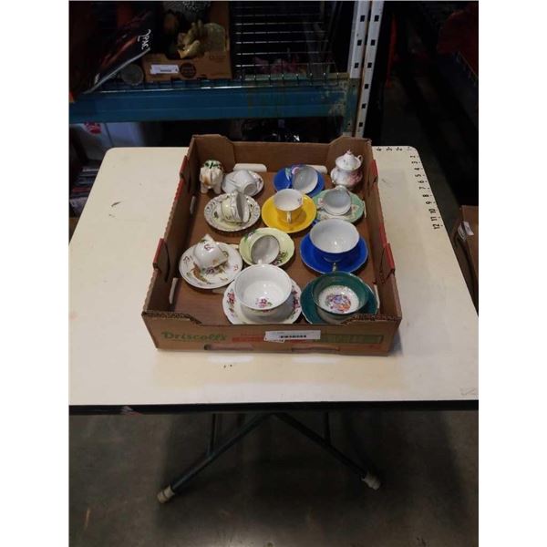 Tray of occupied japan teacups and saucers