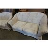 Image 2 : 2 WHITE LOVESEATS