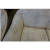 Image 3 : 2 WHITE LOVESEATS