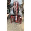 Image 1 : BUNDLE OF DECORATIVE STICKS AND 4 VASES