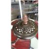 Image 4 : TABLE LAMP WITH LEADED GLASS SHADE - 23 INCHES TALL