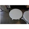 Image 3 : 2 white painted endtables