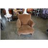 Image 1 : COUGAR PRINT UPHOLSTERED ARMCHAIR - 38 INCHES WIDE