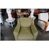 Image 2 : GREEN LAZBOY UPHOLSTERED ARMCHAIR - 34 inches wide