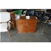 Image 1 : 2 DOOR STEREO CABINET