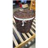 Image 2 : Wicker clothes hamper