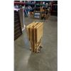 Image 1 : 4 MAPLE FOLDING TV TRAYS ON STAND