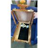 Image 2 : FOLDING WOOD ART EASEL CASE
