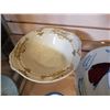 Image 8 : LOT OF VASES, PLATES, AND BOWLS