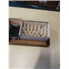 Image 2 : TRAY OF VAPE JUICE AND E CIGARETTES