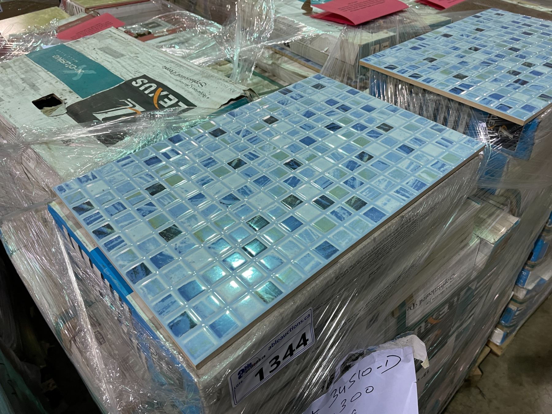 Lexus Tile Box 803.43 SQ FT OF LEXUS XCLUSIVE 34510-D DARK MULTI BLUE 450 X 300 ...