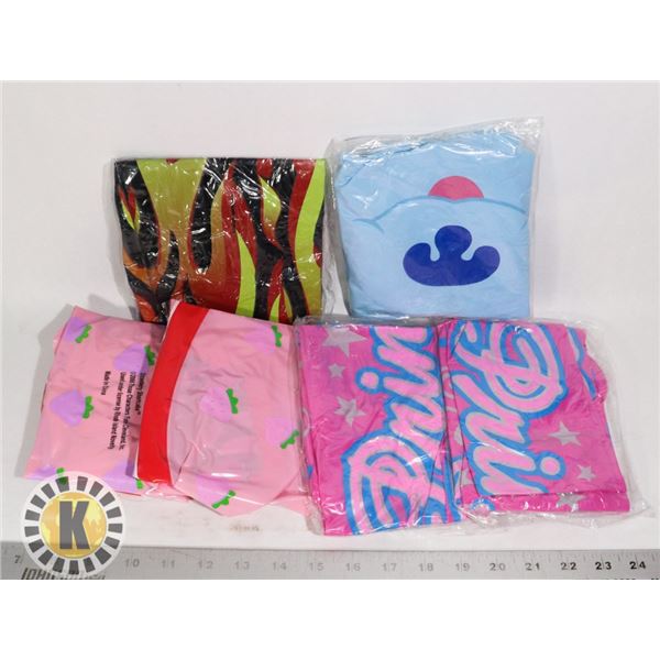 BAG OF INFLATABLE BEACH TOYS