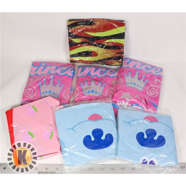 BAG OF INFLATABLE BEACH TOYS