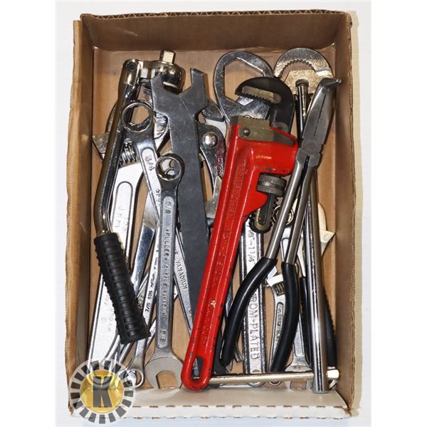ESTATE BOX OF ASSORTED WRENCHES