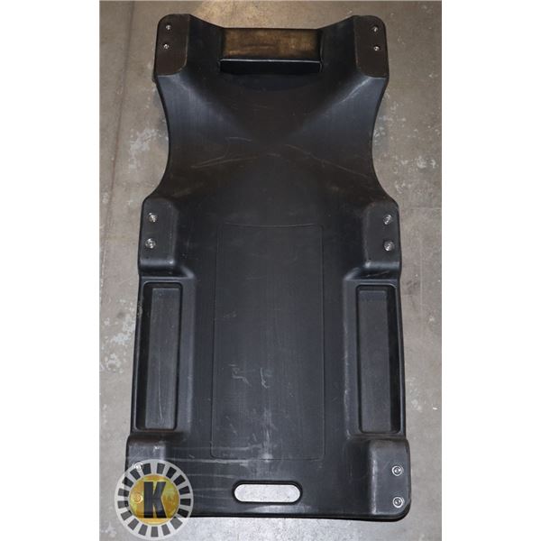 ESTATE CREEPER; BROWN COLOR