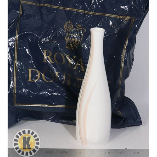 ROYAL DOULTON IMPRESSIONS VASE 8.5" 1982