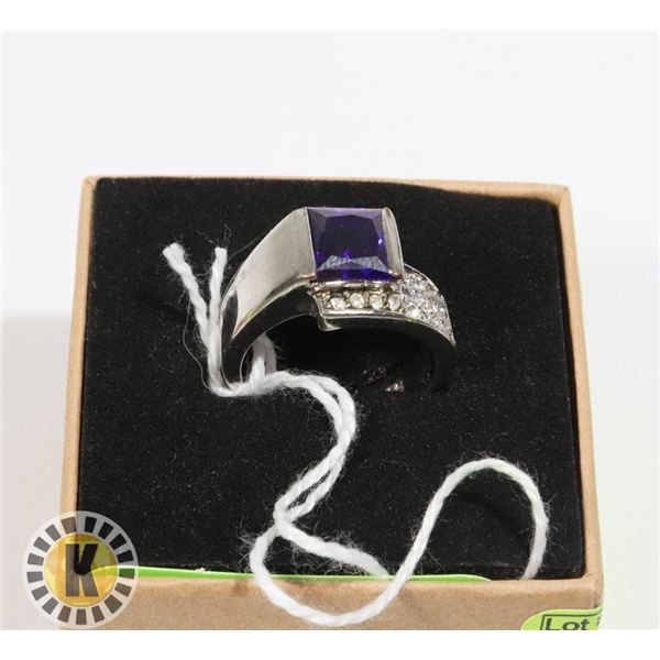SILVER AND AMETHYST RING (19)