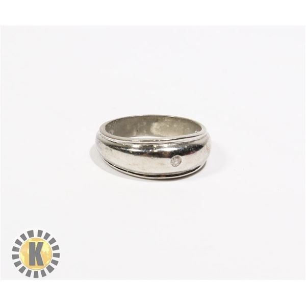 925-152 .925 SILVER BAND WITH SINGLE CRYSTAL RING