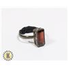 Image 1 : 925-141 SILVER TONE BAND W/ RED RECTANGLE JEWEL RING