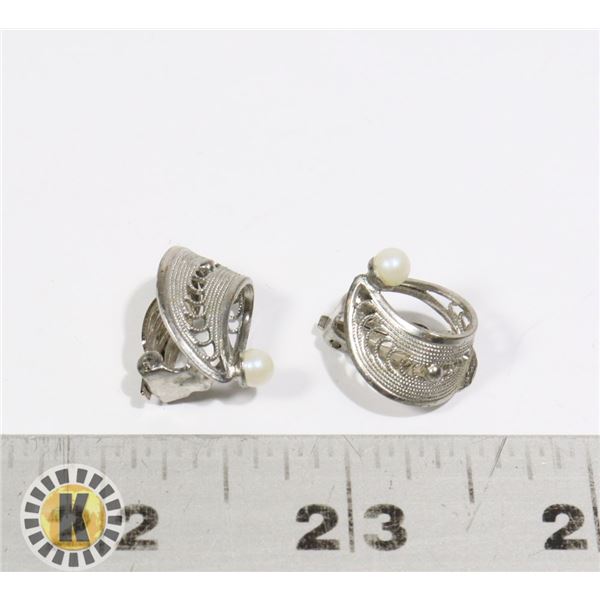 955-101 SILVER TONE W/ PEARL CLIP ON EARRINGS