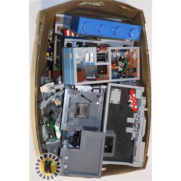 ESTATE LARGE BOX OF LEGO