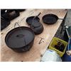 Image 2 : 533 --  Lot of cast Iron - 2 Skillets, kettle & pot with Lid