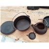 Image 3 : 533 --  Lot of cast Iron - 2 Skillets, kettle & pot with Lid