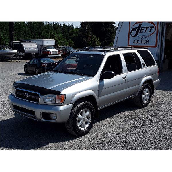 J2 --  2002 NISSAN PATHFINDER LE 4X4 , Silver , 213617  KM's