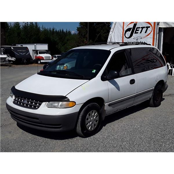 A6 --  1998 PYMOUTH VOYAGER  , White , 274700  KM's