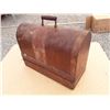 Image 2 : 576 --  Antique Sewing Machine / Singer with wood case