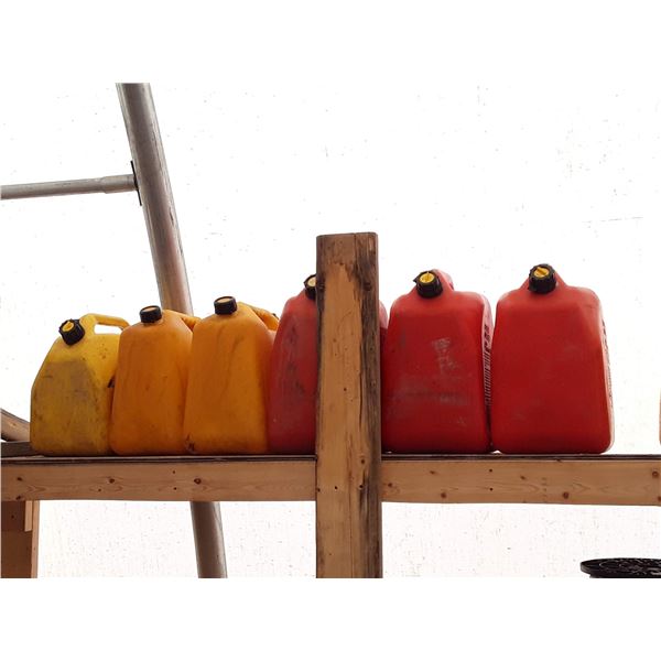 652 --  Lot of 6 Jerry Cans 3 Gas 3 Diesel